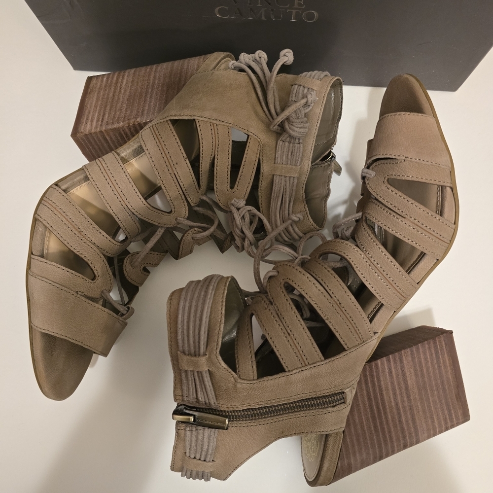 VINCE CAMUTO Tan Chunky Heel Laceup Sandals Tassles Detail Zipup Sides Size 11 - Picture 6 of 17